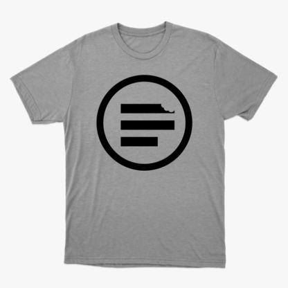 Camiseta Minimalista Asymmetry — Essência no Traço