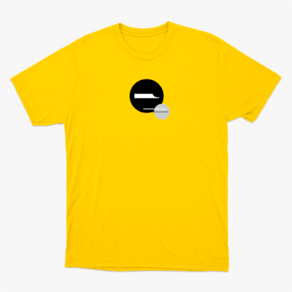 Camiseta Básica - Minimalista Asymmetry — O vazio, a Continuidade e a Dúvida