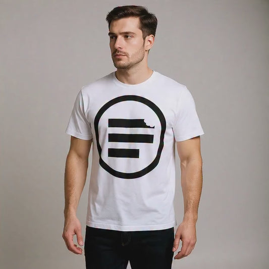 Camiseta Minimalista Asymmetry — Essência no Traço